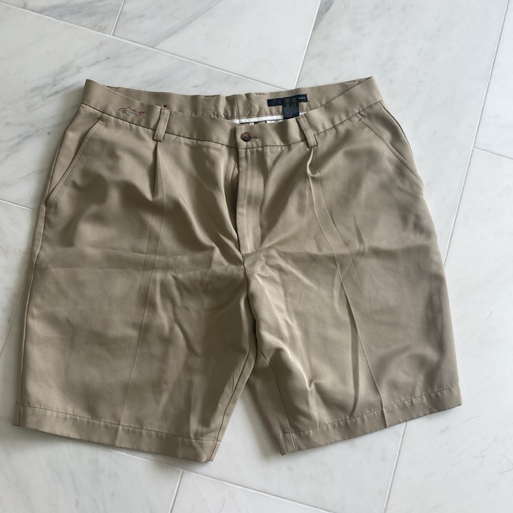 Greg Norman shorts. Excellent condition. Size 38 - Picture 3 of 3